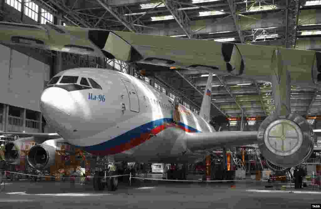 Ин ҳавопаймои Ил-96-300-и мусофирбар  моли президент шудааст