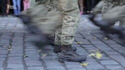 Тисячі людей у Львові вітали захисників України (відео) Тисячі людей у Львові вітали захисників України (відео)