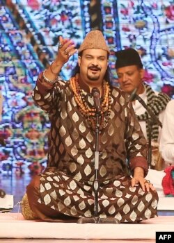 ارواښاد امجد صابري په کراچۍ کې د قوالۍ په یو محفل کې