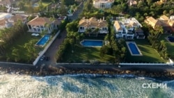 На іспанському узбережжі поблизу Марбельї «Схеми» знайшли вілли Петра Порошенка і його близьких соратників – Ігоря Кононенка та Олега Гладковського