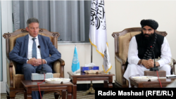 د افغانستان لپاره د ملګرو ملتونو د عمومي منشي د ځانګړي استازي مرستیال مارکوس پوتزېل د طالبانو د حکومت د کورنیو چارو سرپرست وزیر سره د لیدو پرمهال