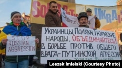 Нафіс Кашапов, активіст із Татарстану під час демонстрації у Варшаві. Автор фото – Лєшек