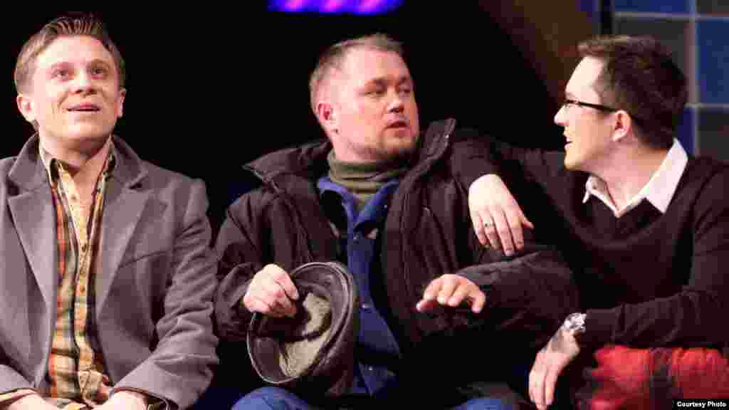 “Көтәм сине...” спектакле геройлары - Аяз (Эмиль Талипов), Ирхан (Фәнис Сафин), Кәрим (Артур Шәйдуллин)  