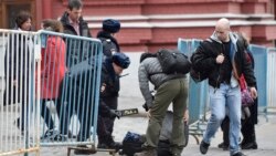 Ҳароси муҳоҷирон баъд аз таркиши Санкт-Петербург Ҳароси муҳоҷирон баъд аз таркиши Санкт-Петербург