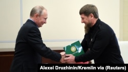 Президент Росії Володимир Путін (зліва) і очільник Чечні Рамзан Кадиров
