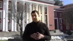 Порлумон масъалаи бонкҳои "кампул"-ро баррасӣ кард Порлумон масъалаи бонкҳои "кампул"-ро баррасӣ кард