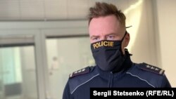 На думку правоохоронців, власники ресторанів, яким заборонено нині працювати, мають нести за це відповідальність