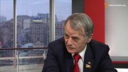 Із кримськотатарськими прапорами окупанти ще якось змирилися, але не з українськими – Джемілєв Із кримськотатарськими прапорами окупанти ще якось змирилися, але не з українськими – Джемілєв