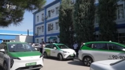 Дар Тоҷикистон таксиронҳо аз мушкилтар шудани кору иҷозаи кор шикоят доранд
 Дар Тоҷикистон таксиронҳо аз мушкилтар шудани кору иҷозаи кор шикоят доранд