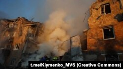 Кількість постраждалих внаслідок масованої російської атаки на Київ продовжує зростати, станом на 8:30 відомо про 45 постраждалих