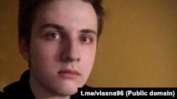 За даними джерела, Микиту Лосіка звинувачують у «сприянні екстремістській діяльності»