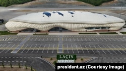 Fotografija aerodroma Lačin u vrijeme njegovog otvaranja u maju 2025.