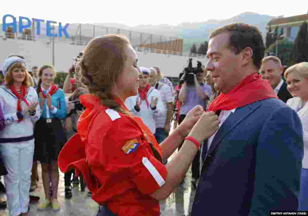 16 июня 2015 года в МДЦ приехал тогдашний премьер-министр России Дмитрий Медведев. После аннексии Крыма детский центр «Артек» «национализировали», а затем передали его имущество в собственность России. В ответ на это МИД Украины призвало ведущие международные организации осудить передачу «Артека» в федеральную собственность России. Международнй центр «Артек», как и сам бренд, принадлежит государству Украина. Прокуратура АРК в апреле 2015 года открыла уголовное производство по факту «национализации» МДЦ в Крыму. В апреле 2016 года Оболонский суд Киева наложил арест на имущество «Артека». После аннексии Крыма официально «Артек» переехал на территорию материковой части Украины и сейчас находится под Киевом