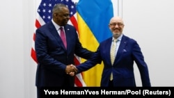 За словами Олексія Резнікова, сторони обговорили останні новини з передової, Рамштайн-6 та шляхи зміцнення можливостей ЗСУ