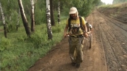 Shaman On 8,000-Kilometer Trek 'To Topple Putin' Shaman On 8,000-Kilometer Trek 'To Topple Putin'