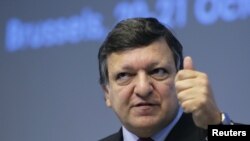 European Commission President Jose Manuel Barroso says the "entire world" will be following events at the Brussels summit.