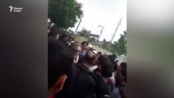 Гирдиҳамоӣ дар назди дарвозаҳои ширкати "Фароз" Гирдиҳамоӣ дар назди дарвозаҳои ширкати "Фароз"