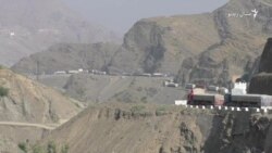 پر تورخم کسټم هړتال د افغانستان ګاډیو ته ستونزې جوړې کړې پر تورخم کسټم هړتال د افغانستان ګاډیو ته ستونزې جوړې کړې