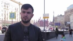 Эътирози инфиродии намояндаи "Гурӯҳи 24" дар Майдони сурхи Маскав Эътирози инфиродии намояндаи "Гурӯҳи 24" дар Майдони сурхи Маскав