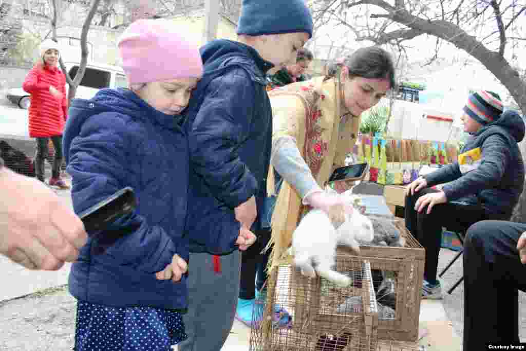"Как бы маму заставить купить мне кролика..."