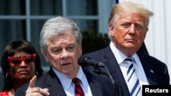 Джон Коул і Дональд Трамп, архівне фото