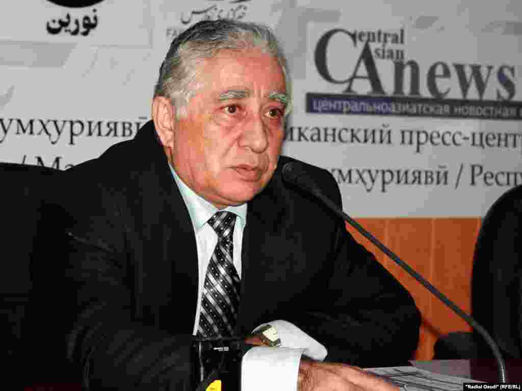 Олим Бобоев, собиқ вазири нақлиёти Тоҷикистон соли 2005 Ҳизби ислоҳоти иқтисодиро таъсис дод  