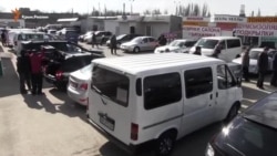 Кримчани масово продають машини на материку (відео) Кримчани масово продають машини на материку (відео)