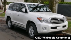 TOYOTA LAND CRUISER 200