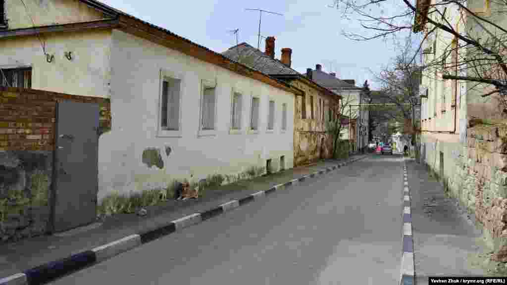 Спочатку ця вулиця називалася Першою, у 1920 році була перейменована в Червоноармійську, а через майже 40 років – у Красногвардійську. 5 квітня 1958 була знову перейменована, отримала ім'я Герасима Архиповича Рубцова – учасника оборони Севастополя 1941-1942 років, підполковника, командира 456-го стрілецького полку 190-ї стрілецької дивізії Приморської армії