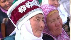 Шиорҳои дӯстӣ бо Тоҷикистон дар интихоботи Қирғизистон Шиорҳои дӯстӣ бо Тоҷикистон дар интихоботи Қирғизистон