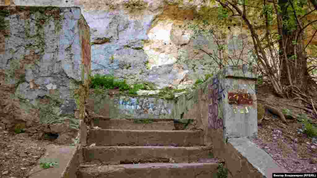 «Сходами кохання» їх стали називати в кінці XIX ‒ початку XX століття.  Але звідки взялася ця назва ‒ невідомо