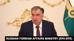 Эмомалӣ Раҳмон, президенти Тоҷикистон лоиҳаи қонуни афвро ба порлумон пешниҳод кардааст.