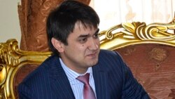 Рустами Эмомалӣ бо кӣ вориди рақобат шуд? Рустами Эмомалӣ бо кӣ вориди рақобат шуд?