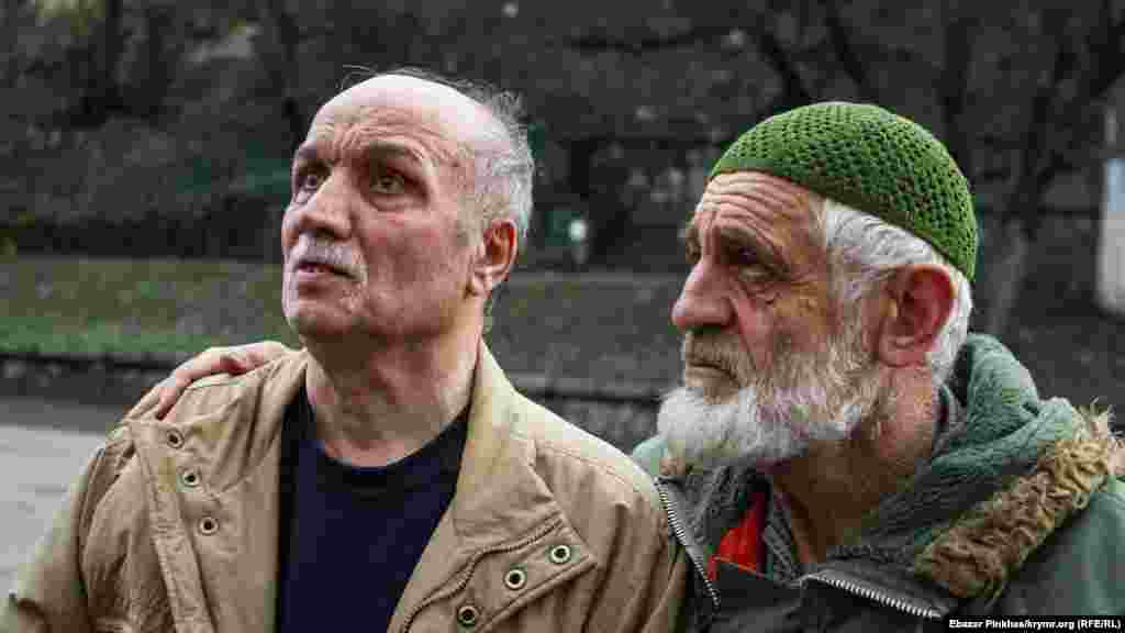 Фігурант «справи Веджіє Кашка» Асан Чапух (зліва) і активіст Енвер Муслядінов