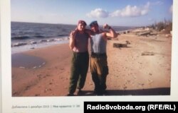 Костянтин Гірс і Вадим Юшкевич позують для спільної фотографії, 2015 рік