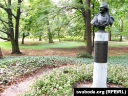 Бюст Станислава Августа Понятовского в варшавском парке Лазенки