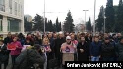 "Došli smo ovdje sa džematima, sa građanima, da osudimo genocid i kulturocid koji se dešava u Siriji", poručio ef. Redžematović