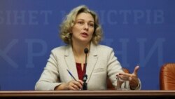 Колишня мовна омбудсменка Тетяна Монахова пояснювала рішення про відставку тим, що її відомство фактично не могло почати роботу