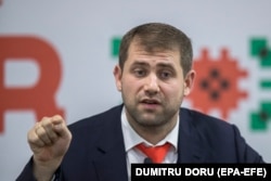 Молдовський олігарх-утікач Ілан Шор отримав російське громадянство та паспорт, повідомляла 16 травня 2024 року молдовська служба Радіо Свобода.