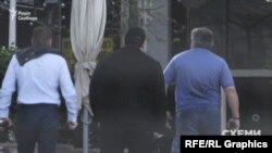 Едуард Ставицький прийшов до офісу не сам, а із компанією.