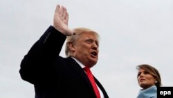 ټرمپ په خپلې لومړۍ دوره جمهوري ریاست کې د لوړې پر مهال - عکس پخوانی دی