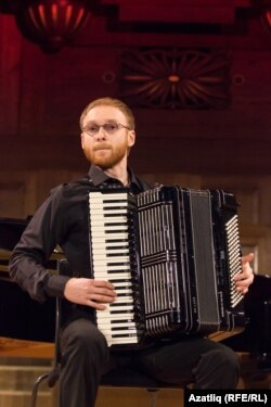 Алмаз Әхмәтҗанов