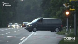 За пів години знімальна група помітила, що авто з кортежу глави держави залишають територію державних дач