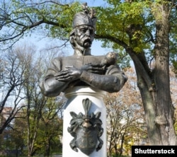 Пам’ятник гетьману України Івану Мазепі в Чернігові