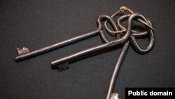 Ключ №3 від камери Стуса у таборі ВС-389/36 у селі Кучино на Середньому Уралі, де він відбував покарання і помер.