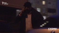 Щоб виявити, хто ж відвідував ОП, «Схеми» вирушили за автівкою – пізніше вона заїхала в двір будинку і з неї зрештою вийшов Тімур Міндіч