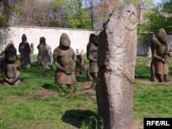 Скіфські і половецькі баби