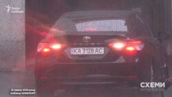 У той же час із закритої території Sanahunt виїхала Toyota Camry