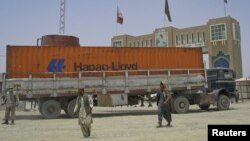 Мошини бории НАТО дар Покистон