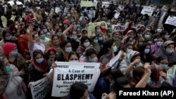 کراچۍ کې هندوانو د کرک پېښې پرضد لاریون وکړ